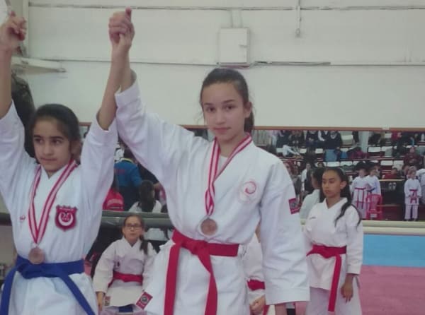 Öğrencimiz Elif Esma KOÇ Karatede 3. oldu.