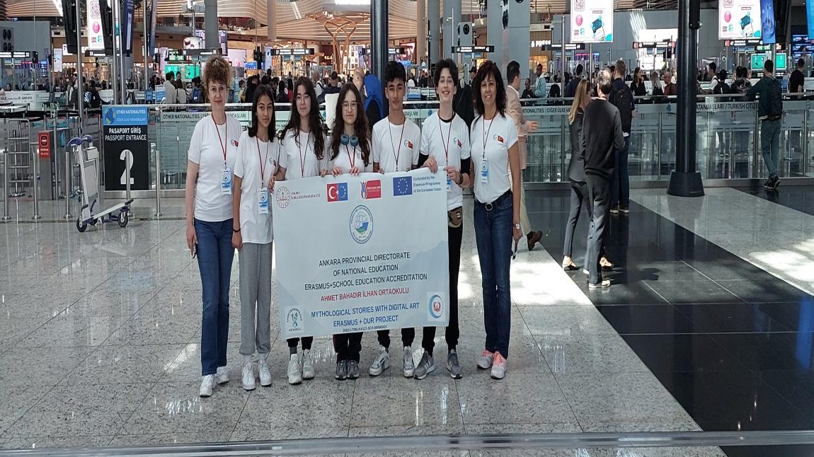 Erasmus+ 2022 Okul Eğitimi Akreditasyon Projesi Kapsamında “Öğrenci Grup Hareketliliğini” Gerçekleştiren Proje Ekibimiz Türkiye’ye Döndü