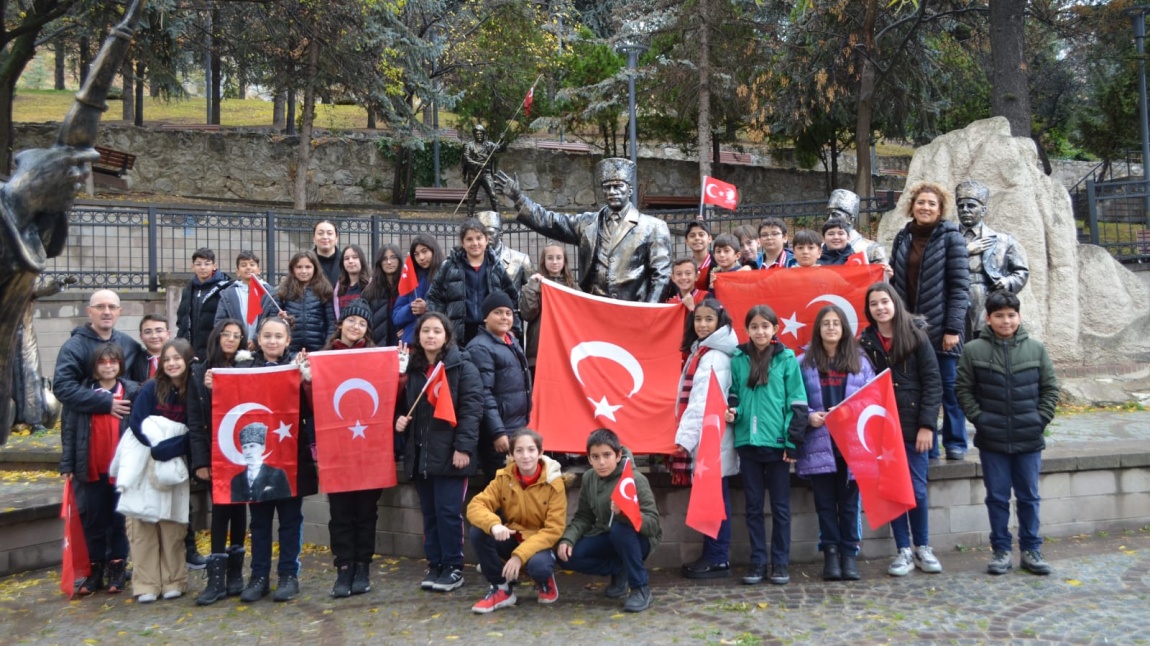 Dikmen Seğmenler Parkı'nda Mustafa Kemal Başkanlığındaki Temsil Heyeti'ni Temsili Karşıladık